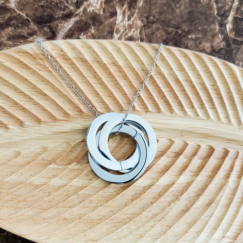 Interlocking Circle Trio Necklace (Silver), 1 Necklace Total, Metal Blank #143