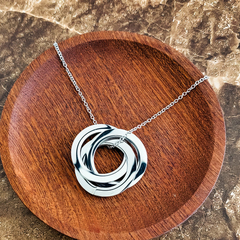 Interlocking Circle Trio Necklace (Silver), 1 Necklace Total, Metal Blank #143