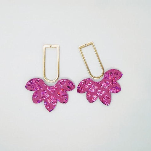 Gold Brass D Shape, 10 Pieces, Charm #86