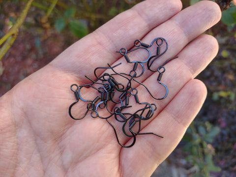 Black Stainless Ear Wires 2.5mm Hole (Hammered Flat French Style), 20 Pieces, Earring Hook #45