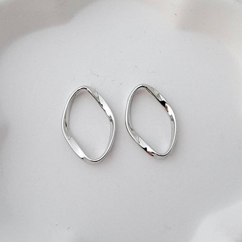 Small Silver Oval Twisted Linking Rings, 10 Pieces, Connector #32