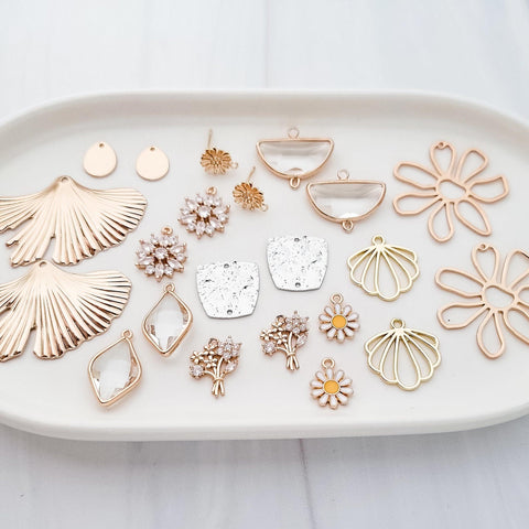 Petite White/Yellow Daisy Gold-Plated Enamel Charms, 10 Pieces, Charm #13