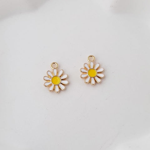 Petite White/Yellow Daisy Gold-Plated Enamel Charms, 10 Pieces, Charm #13