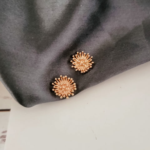 Regular Gold Brass Flower Center (12mm Stamen, No Hole), 10 Pieces, Charm #57